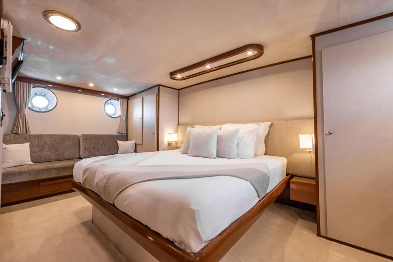 Sissi Yacht Photos Pics 