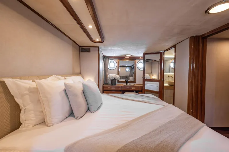 Sissi Yacht Photos Pics 