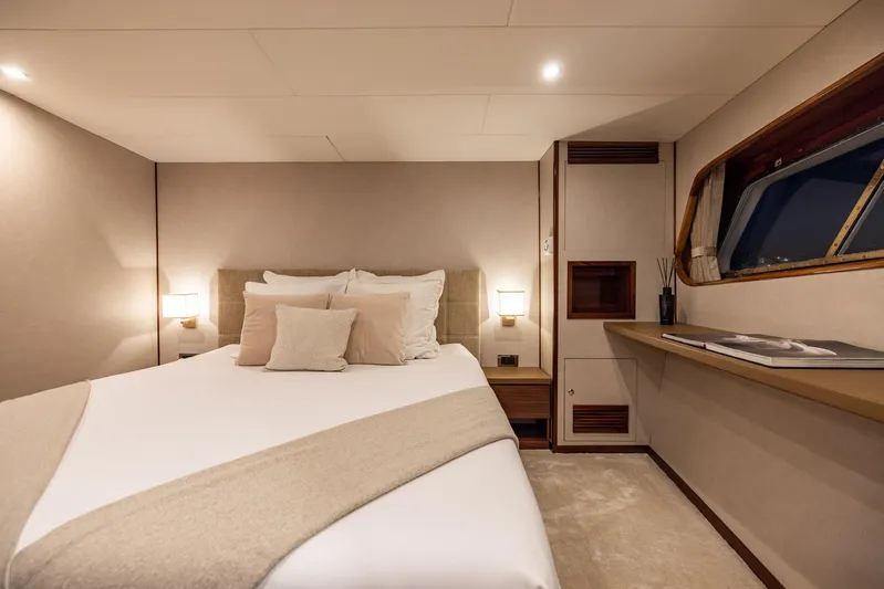 Sissi Yacht Photos Pics 