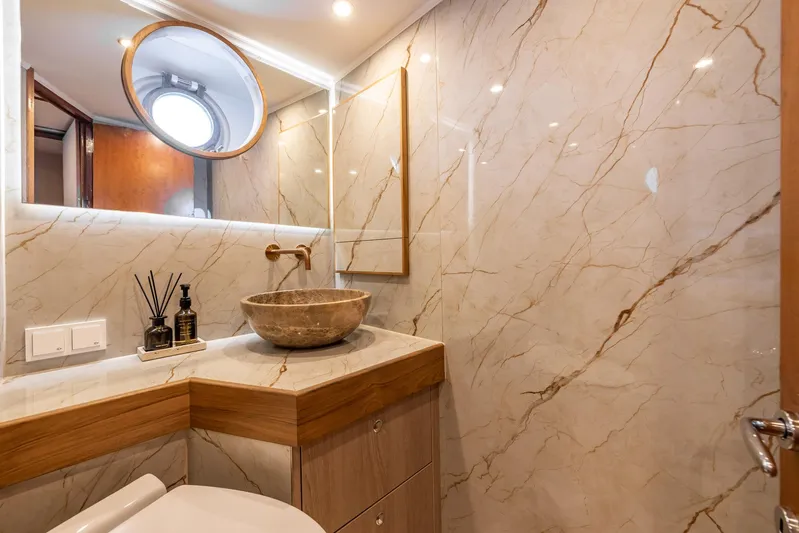 Sissi Yacht Photos Pics 