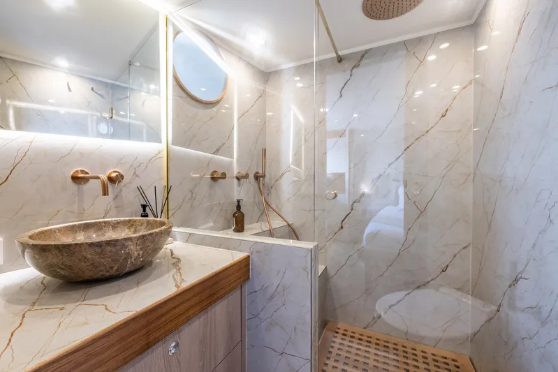 Sissi Yacht Photos Pics 