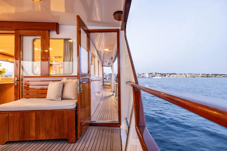 Sissi Yacht Photos Pics 