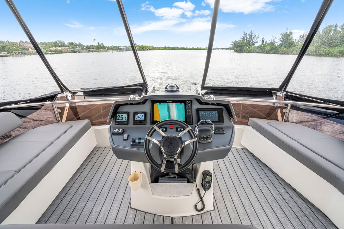 2019 Aquila 44 