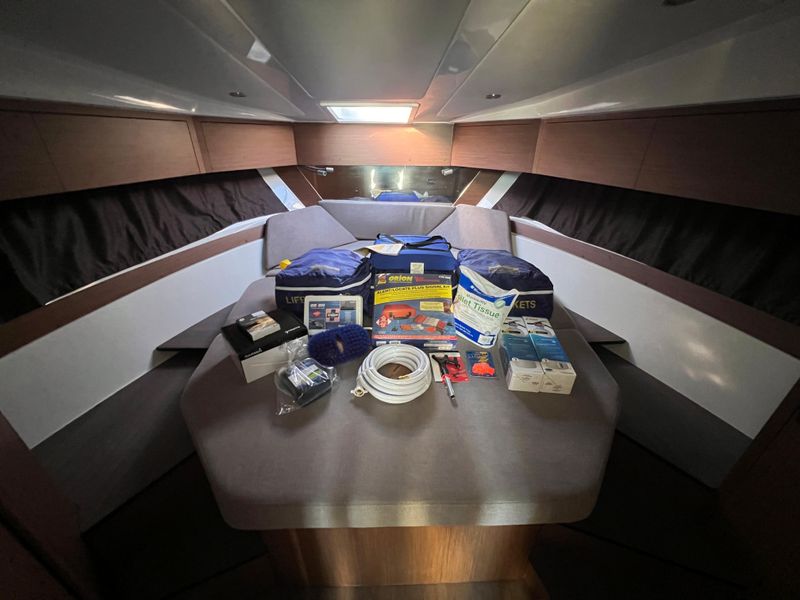 2023 Beneteau America Antares 11