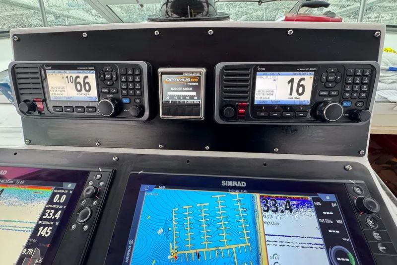 Archangel Yacht Photos Pics Control panel of a 1992 Viking 43 Open boat with navigation and communication systems.