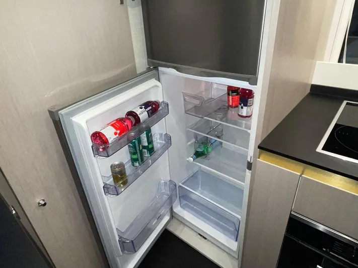 " Veloce" Yacht Photos Pics 