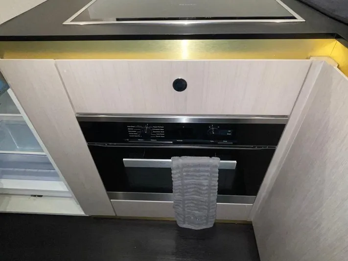 " Veloce" Yacht Photos Pics 