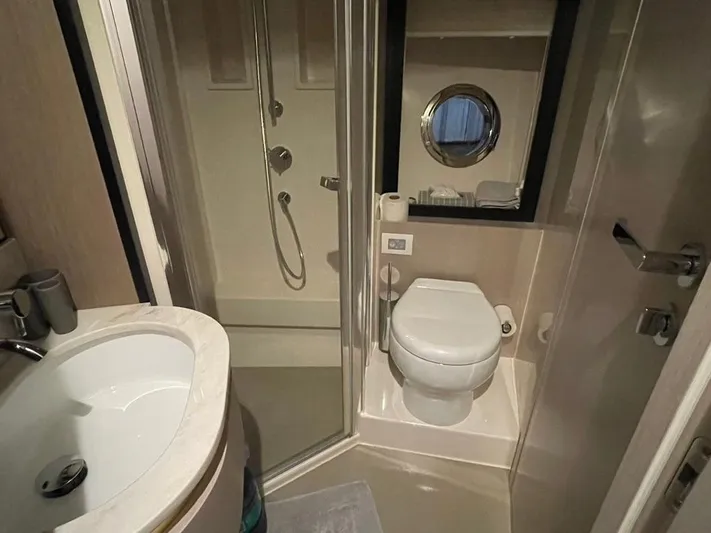 " Veloce" Yacht Photos Pics 