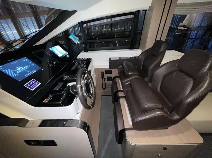 " Veloce" Yacht Photos Pics 