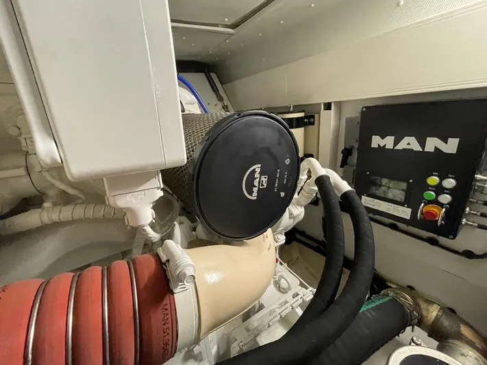 " Veloce" Yacht Photos Pics 