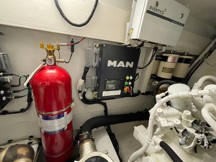 " Veloce" Yacht Photos Pics 