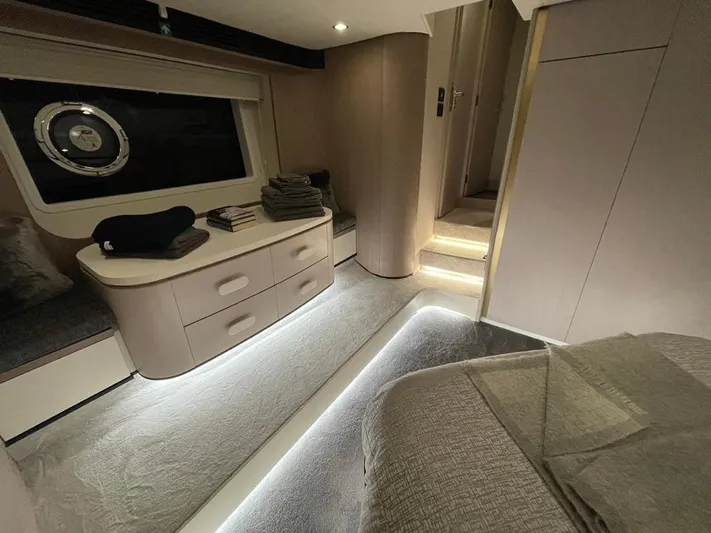 " Veloce" Yacht Photos Pics 