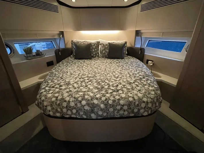 " Veloce" Yacht Photos Pics 