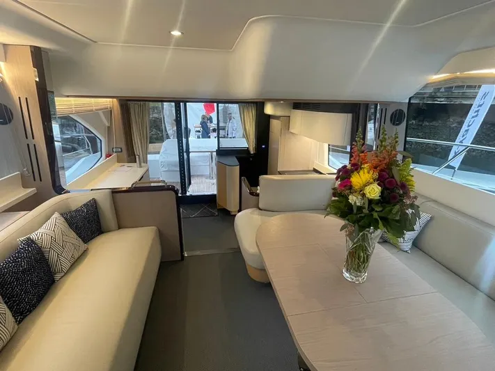 " Veloce" Yacht Photos Pics 