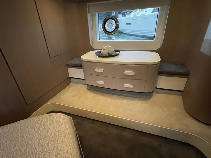 " Veloce" Yacht Photos Pics 