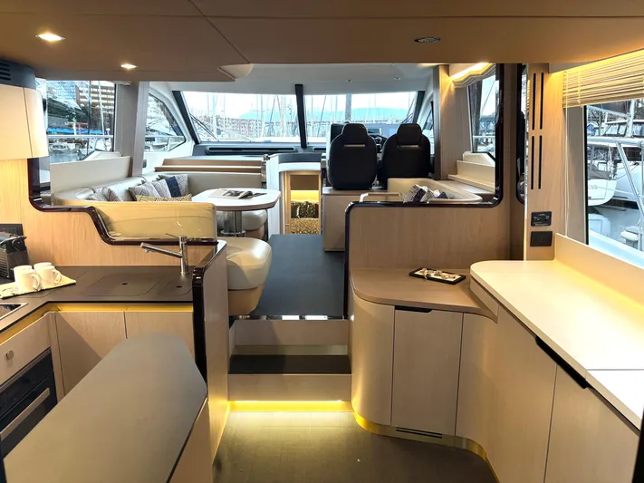 " Veloce" Yacht Photos Pics 