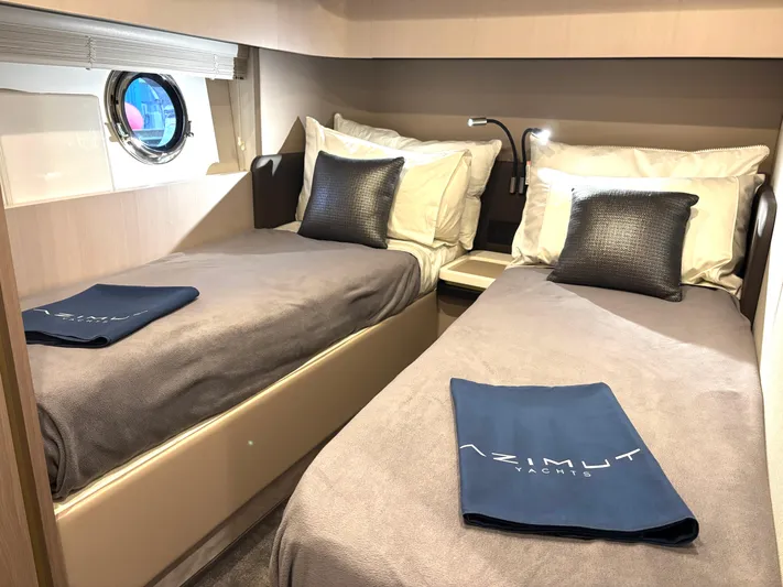 " Veloce" Yacht Photos Pics 