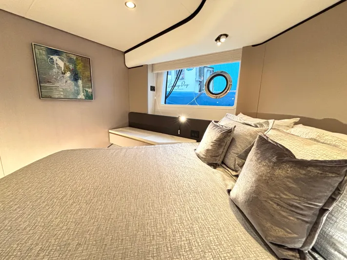 " Veloce" Yacht Photos Pics 