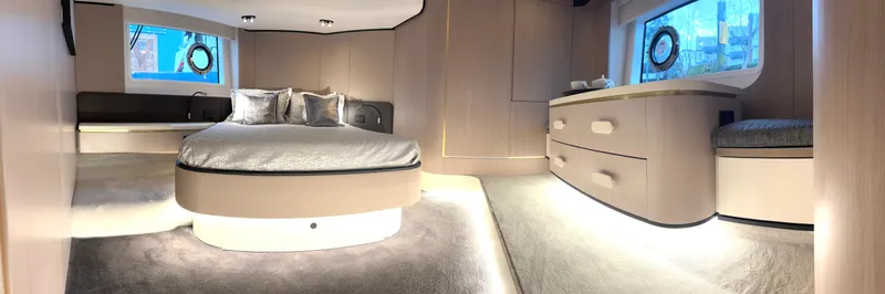 " Veloce" Yacht Photos Pics 