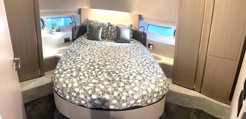 " Veloce" Yacht Photos Pics 