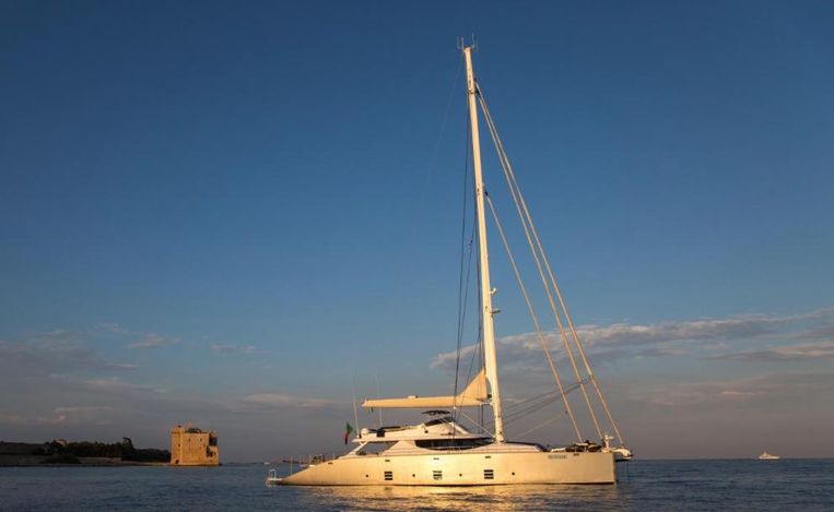 2011-105-catamaran-cuneo-marine-106