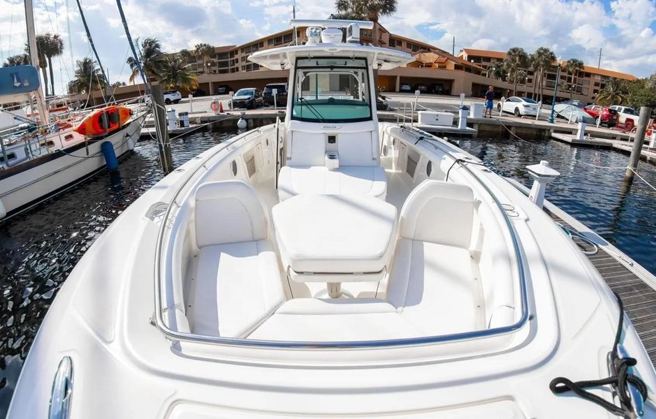 2015 Boston Whaler 35'