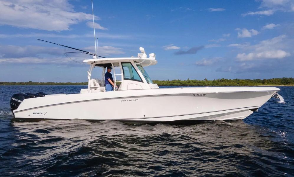 2015 Boston Whaler 35'