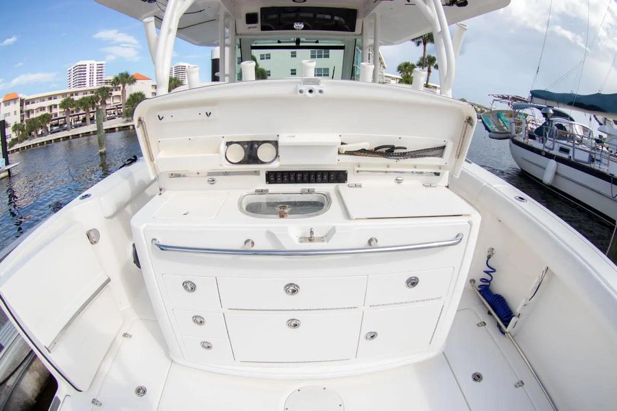 2015 Boston Whaler 35'