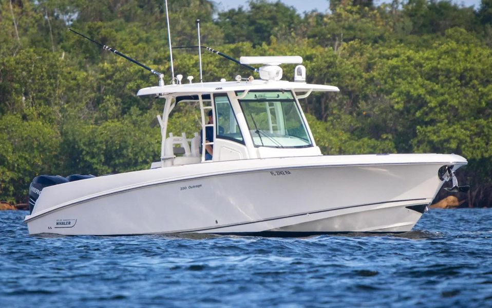 2015 Boston Whaler 35'