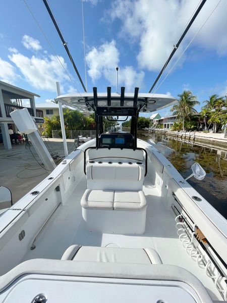 2022 Sea Hunt 30 Gamefish CB