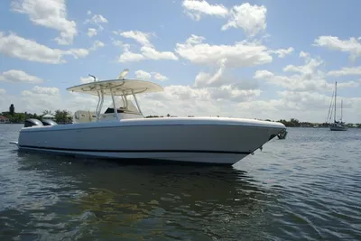 Intrepid 327 Center Console