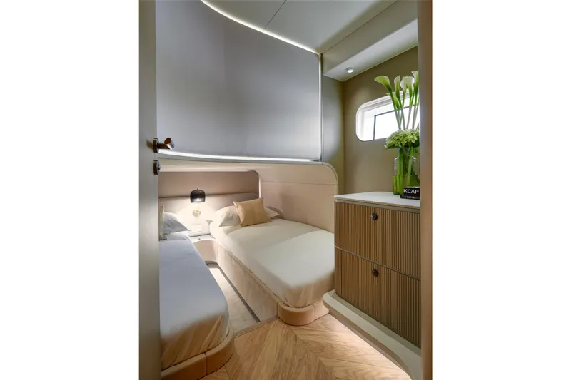 Edge 65 Yacht Photos Pics Luxurious 2023 Van der Valk Edge 65 yacht bedroom with modern decor and elegant furnishings.