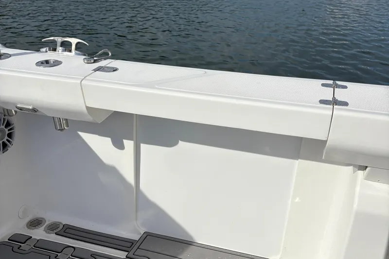 Hammercat 35-115 Yacht Photos Pics 2021 Hammer Yachts HammerCat 35 boat deck with cleat and water view.