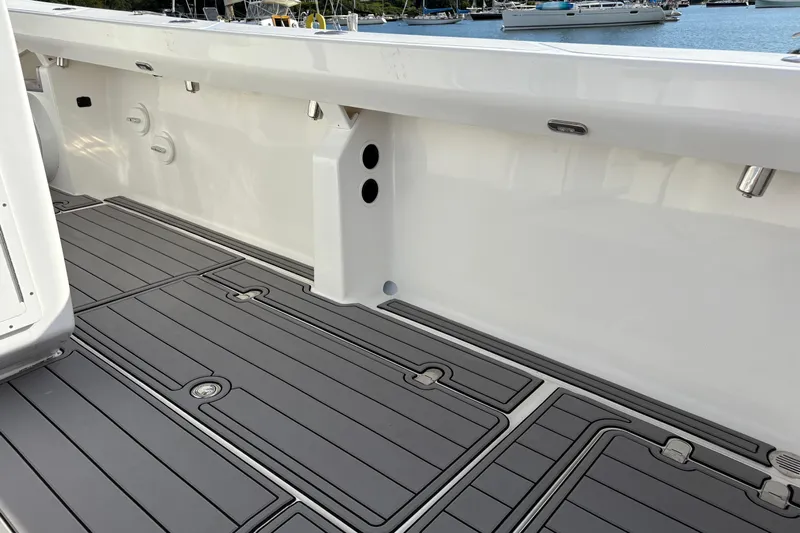 Hammercat 35-115 Yacht Photos Pics 2021 Hammer Yachts HammerCat 35 deck with sleek design and modern fittings.