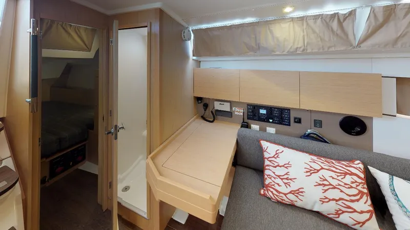 Sea Lilly Yacht Photos Pics 