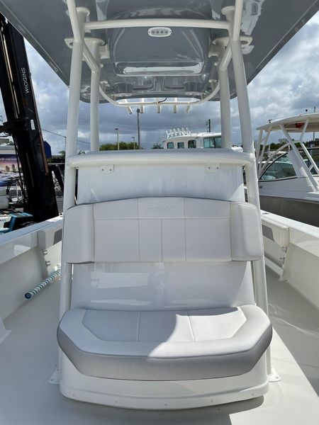 2022 Parker 2501 Center Console