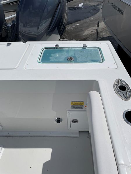 2022 Parker 2501 Center Console