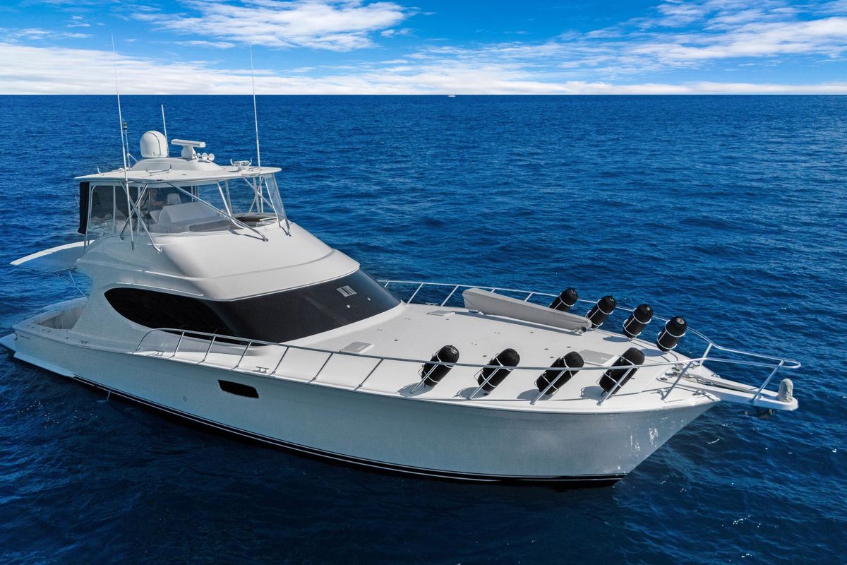 2016 Hatteras 63 