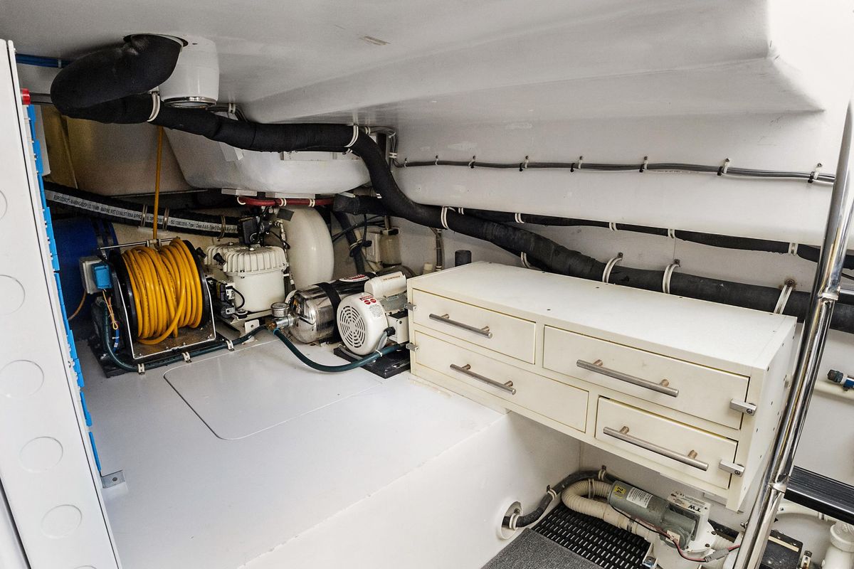 2016 Hatteras 63 