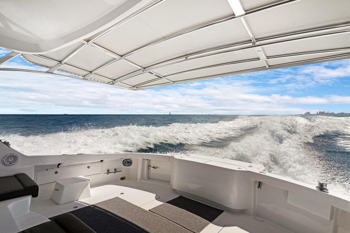 2016 Hatteras 63 