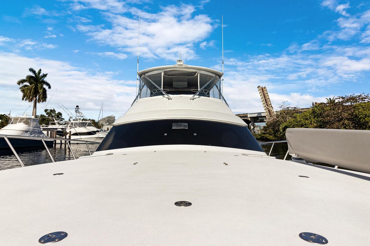 2016 Hatteras 63 