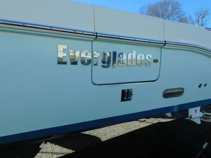 Ariel Yacht Photos Pics 