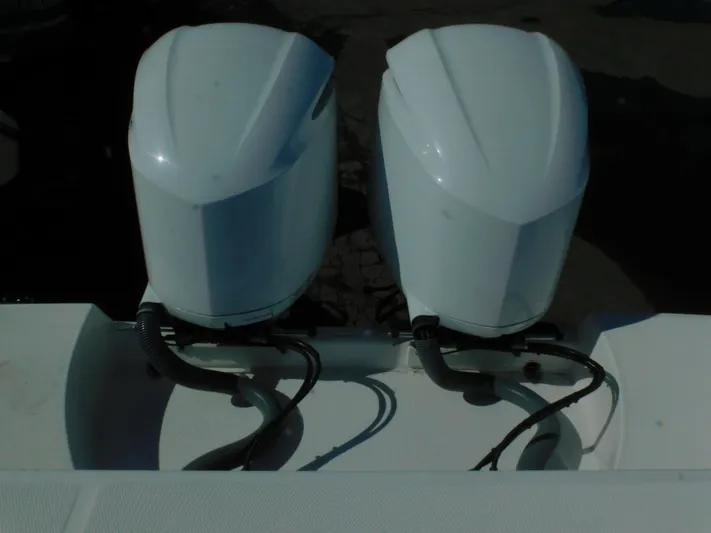 Ariel Yacht Photos Pics 