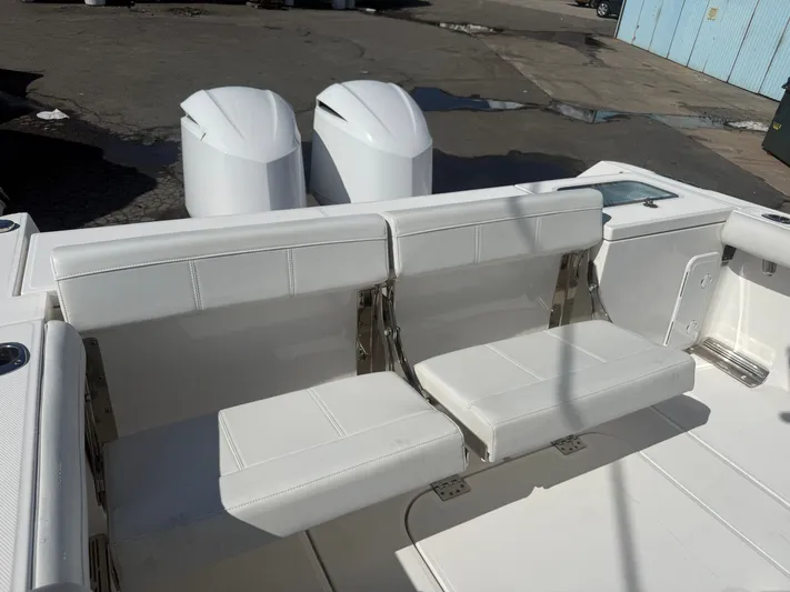 Ariel Yacht Photos Pics 