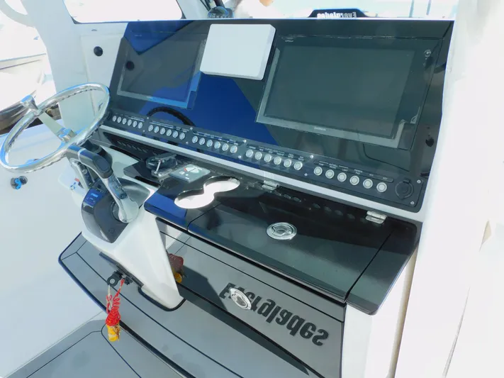 Ariel Yacht Photos Pics 