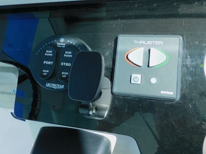 Ariel Yacht Photos Pics 