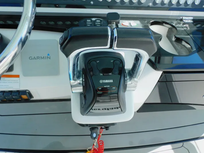 Ariel Yacht Photos Pics 