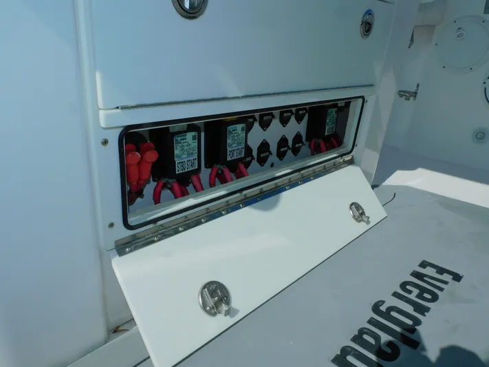 Ariel Yacht Photos Pics 