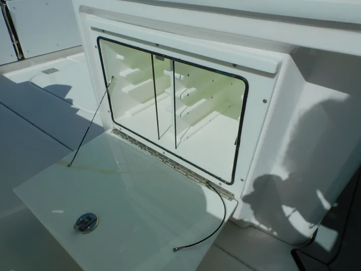 Ariel Yacht Photos Pics 