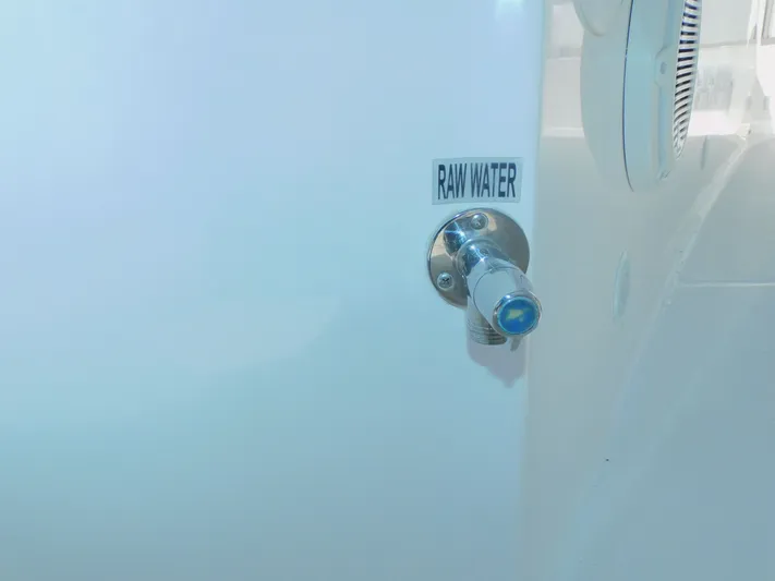 Ariel Yacht Photos Pics 